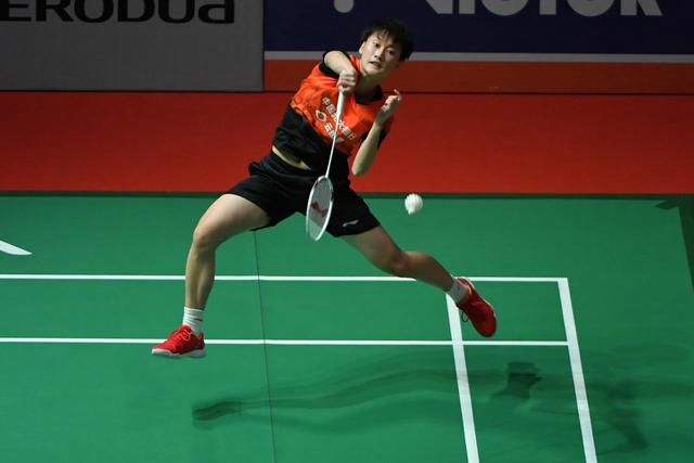 篮板球的争 篮板球的争