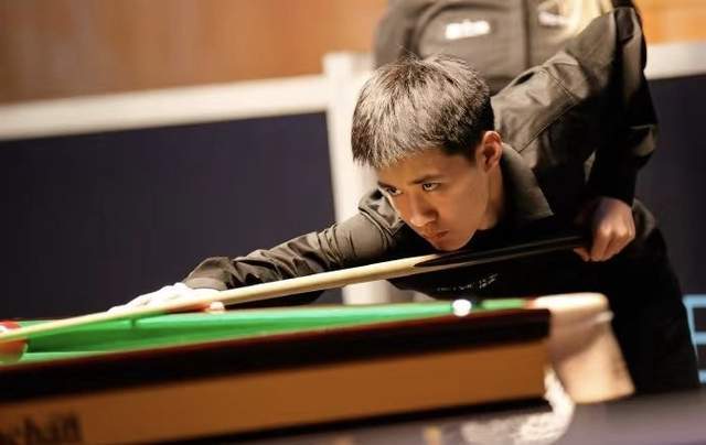 一幅皇马版 一幅皇马版